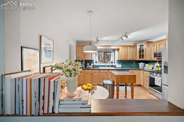 1009 Panorama Drive, Colorado Springs, CO 80904