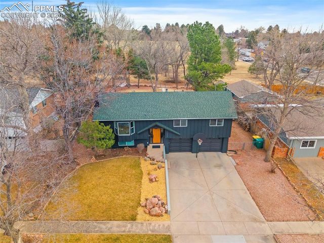 1009 Panorama Drive, Colorado Springs, CO 80904