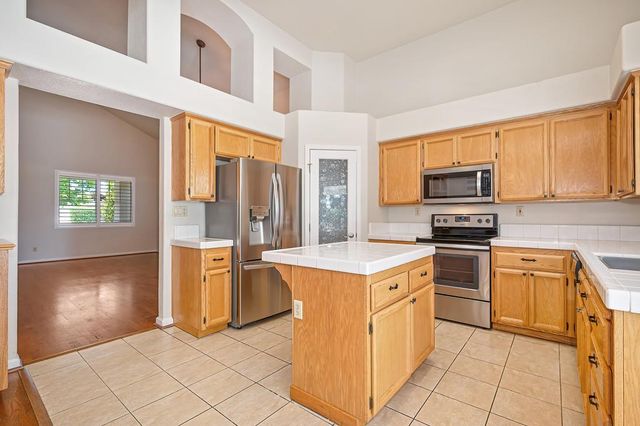 533 Alden Way, Roseville, CA 95678