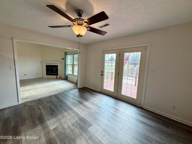 6269 New Shepherdsville Rd, Coxs Creek, KY 40013