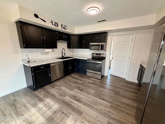 6269 New Shepherdsville Rd, Coxs Creek, KY 40013