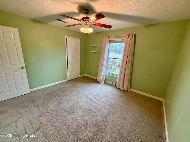 6269 New Shepherdsville Rd, Coxs Creek, KY 40013