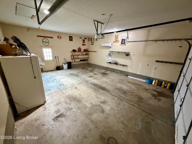 6269 New Shepherdsville Rd, Coxs Creek, KY 40013