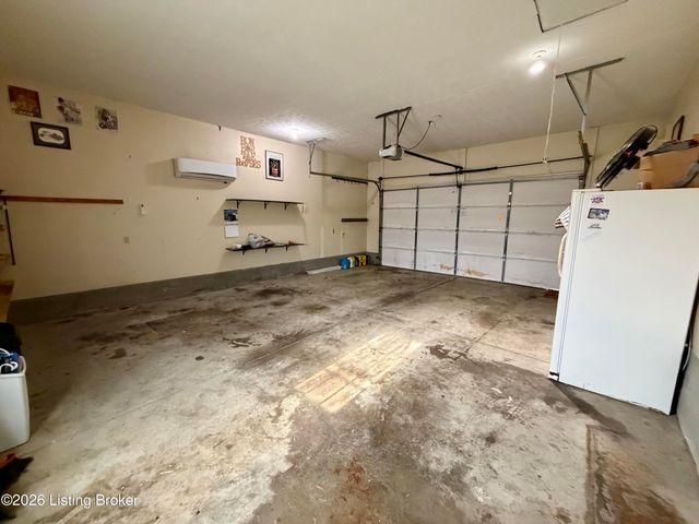 6269 New Shepherdsville Rd, Coxs Creek, KY 40013