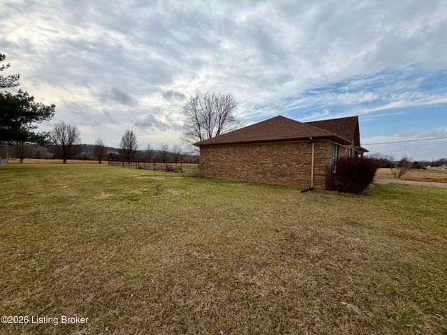 6269 New Shepherdsville Rd, Coxs Creek, KY 40013