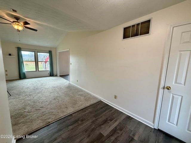 6269 New Shepherdsville Rd, Coxs Creek, KY 40013