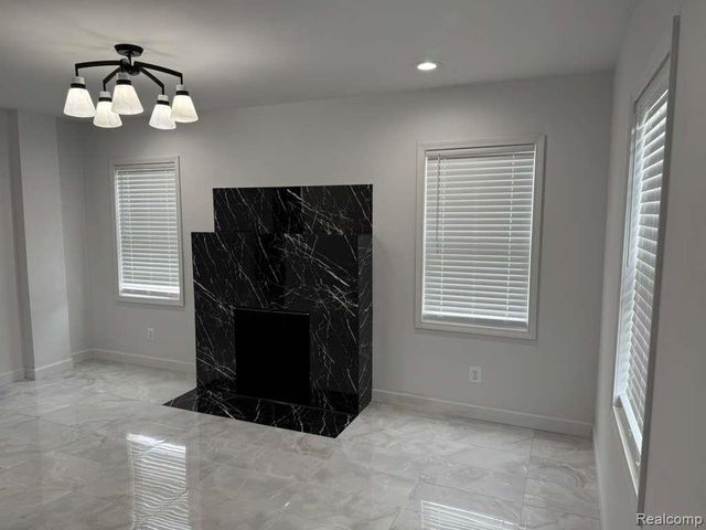 1102 W Dayton Street, Flint, MI 48504