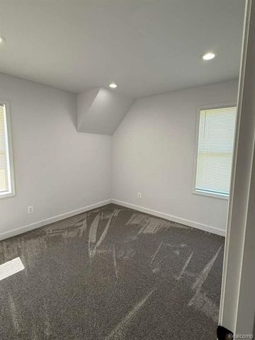 1102 W Dayton Street, Flint, MI 48504