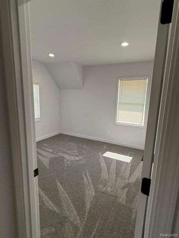 1102 W Dayton Street, Flint, MI 48504