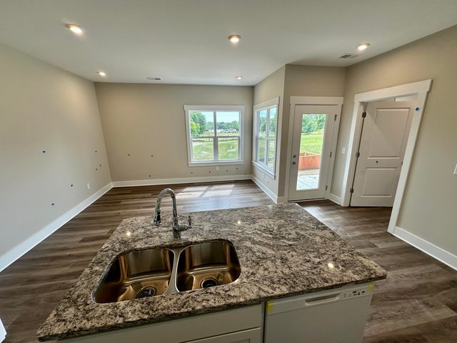 874 3rd Avenue 13, Lake Odessa, MI 48849