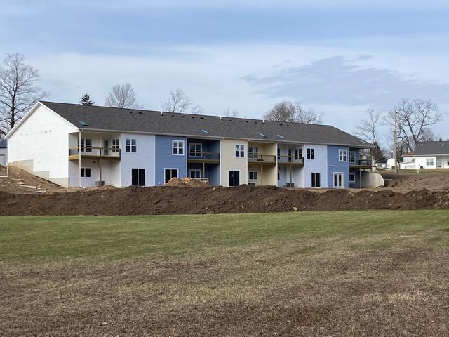 874 3rd Avenue 13, Lake Odessa, MI 48849