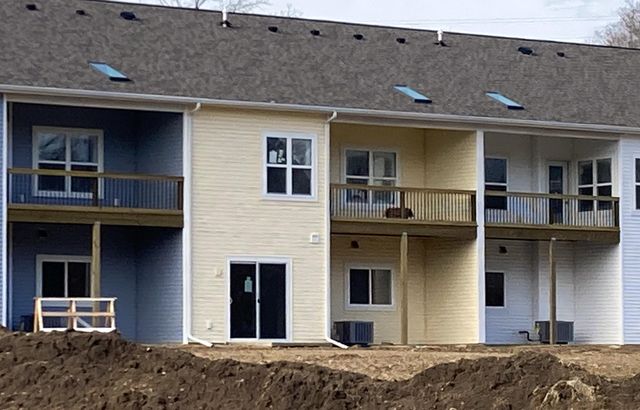 874 3rd Avenue 13, Lake Odessa, MI 48849