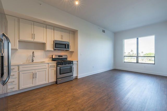312 23RD Street 411, West Palm Beach, FL 33407