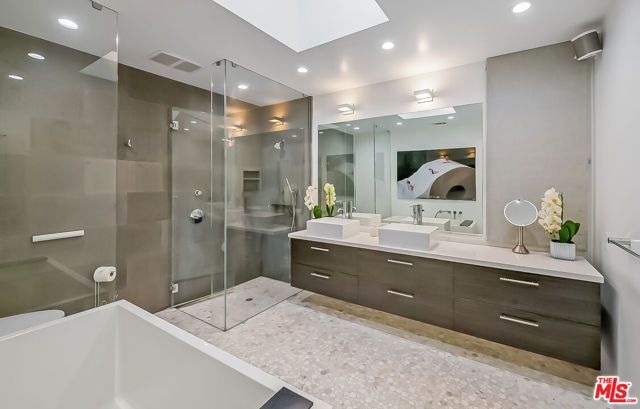 602 N Whittier Drive, Beverly Hills, CA 90210