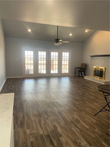 40 Club Road Village, Dover, AR 72837