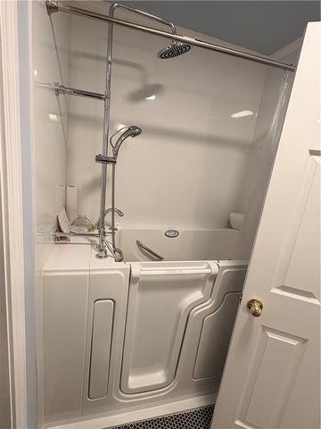 40 Club Road Village, Dover, AR 72837