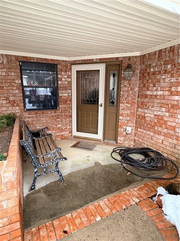 40 Club Road Village, Dover, AR 72837