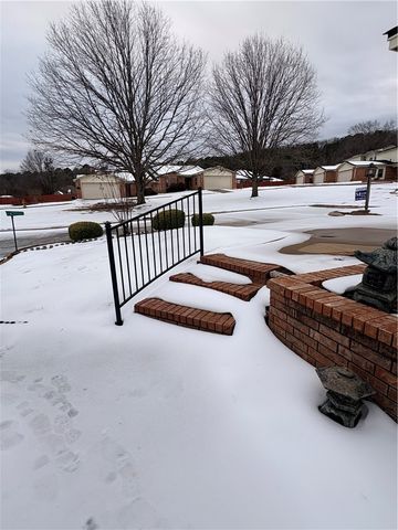 40 Club Road Village, Dover, AR 72837