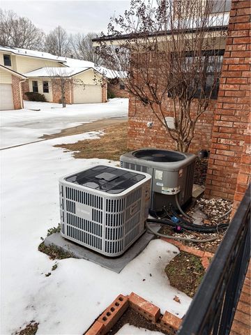 40 Club Road Village, Dover, AR 72837