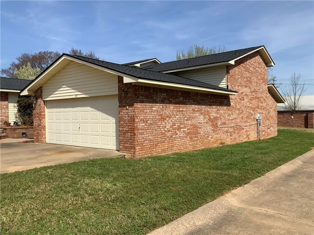 40 Club Road Village, Dover, AR 72837