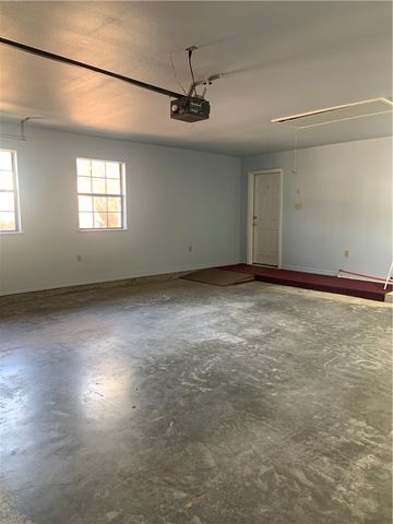 40 Club Road Village, Dover, AR 72837