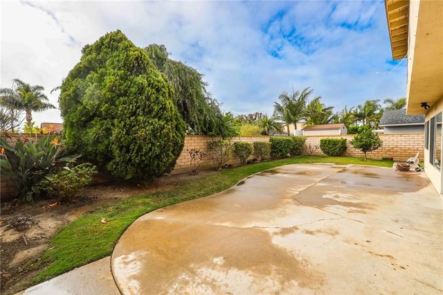 8602 Doremere Drive, Huntington Beach, CA 92646