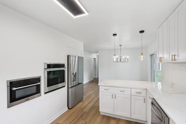 23 Oak Lawn Avenue, Yorkville, IL 60560