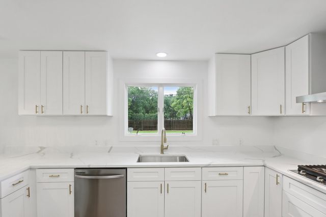 23 Oak Lawn Avenue, Yorkville, IL 60560