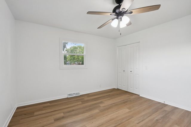 23 Oak Lawn Avenue, Yorkville, IL 60560