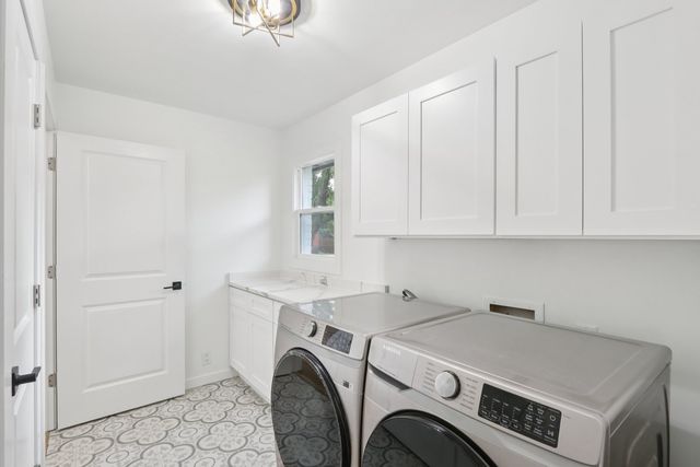 23 Oak Lawn Avenue, Yorkville, IL 60560