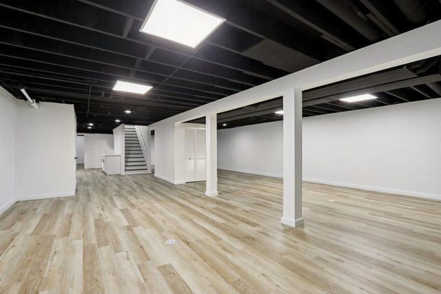 23 Oak Lawn Avenue, Yorkville, IL 60560