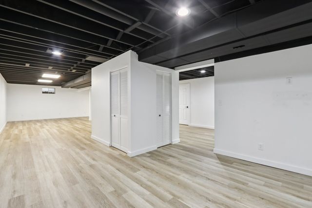 23 Oak Lawn Avenue, Yorkville, IL 60560