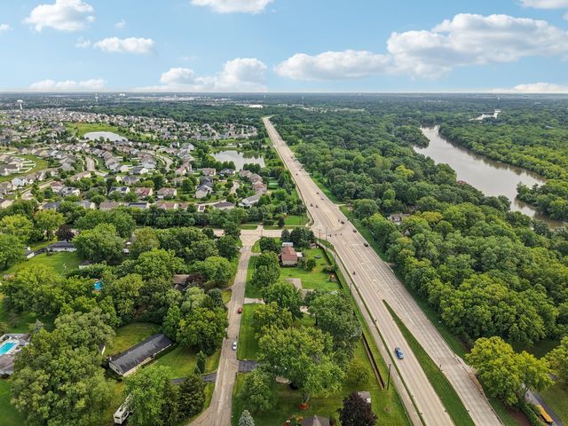 23 Oak Lawn Avenue, Yorkville, IL 60560