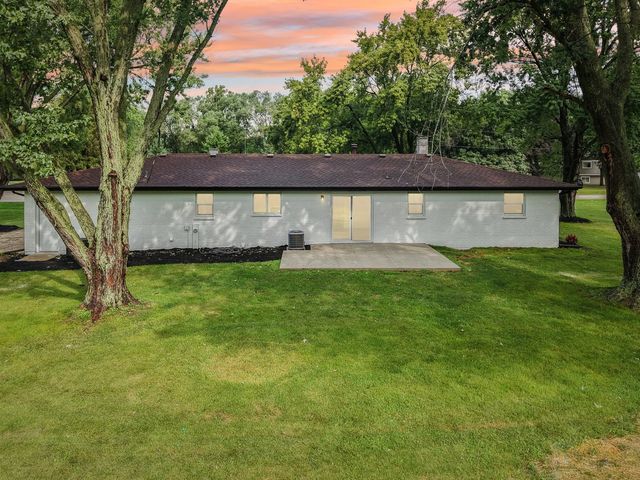 23 Oak Lawn Avenue, Yorkville, IL 60560