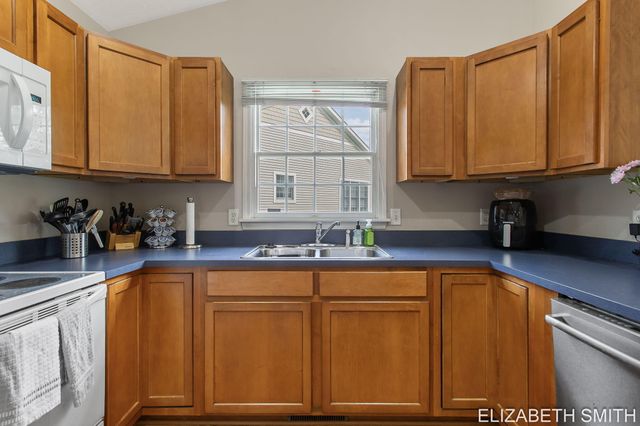11409 N Lake Drive, Holland Twp, MI 49424