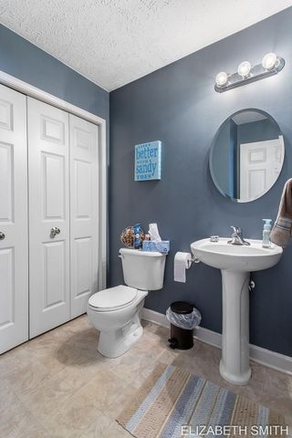 11409 N Lake Drive, Holland Twp, MI 49424