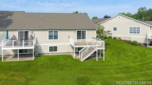 11409 N Lake Drive, Holland Twp, MI 49424