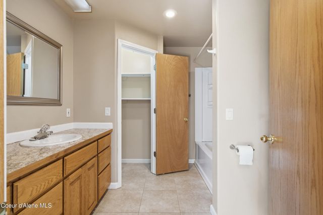 2232 E Shoshone AVE, Athol, ID 83801