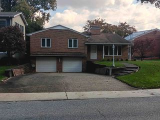 1334 Enslow Blvd, Huntington, WV 25701