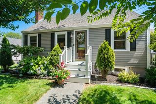 86 Redfield Rd, Wakefield, MA 01880