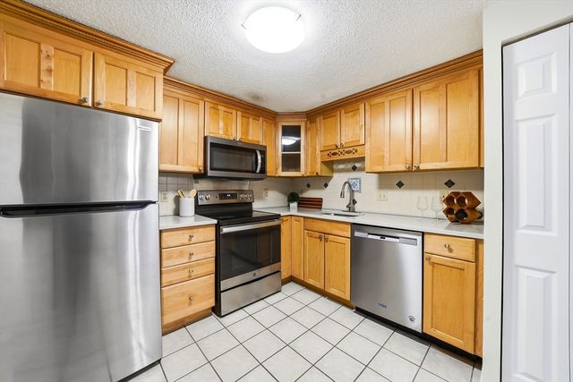 30 Revere Beach Pkwy 114, Medford, MA 02155