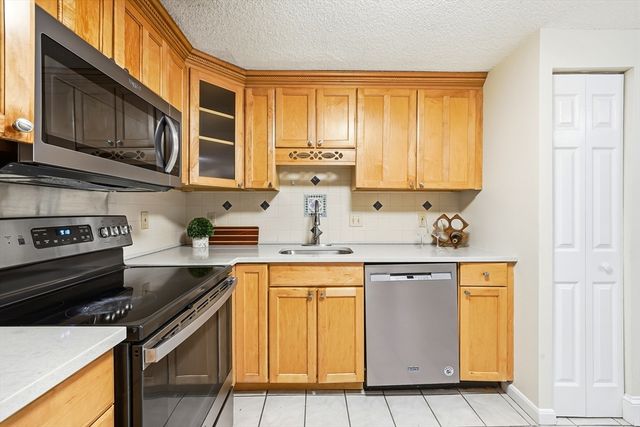 30 Revere Beach Pkwy 114, Medford, MA 02155