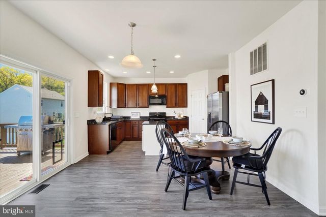 1555 PLEADER LN, York, PA 17402