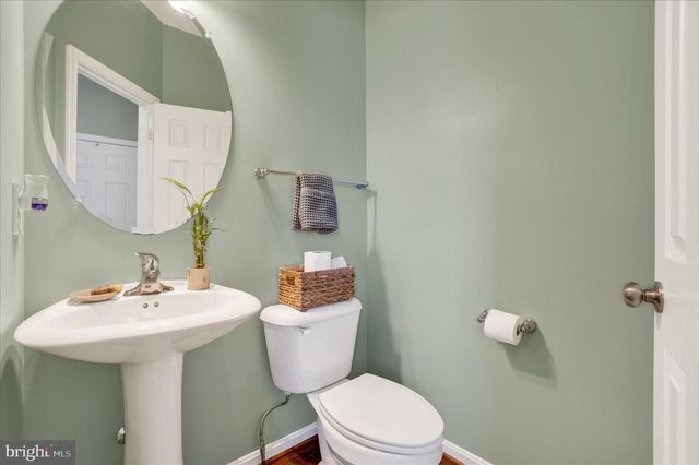 1555 PLEADER LN, York, PA 17402