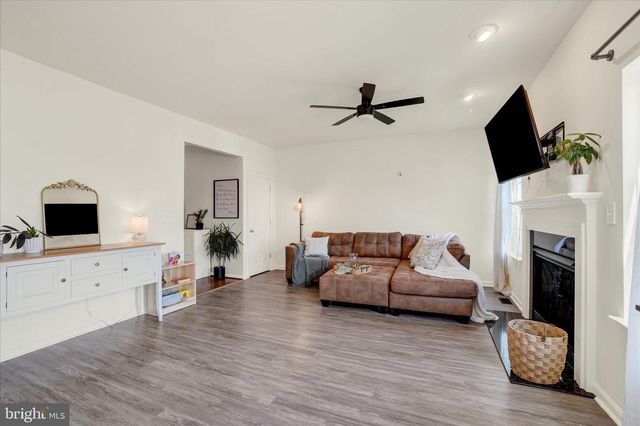 1555 PLEADER LN, York, PA 17402