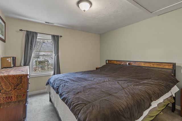 10 3rd Avenue, Wareham, MA 02571