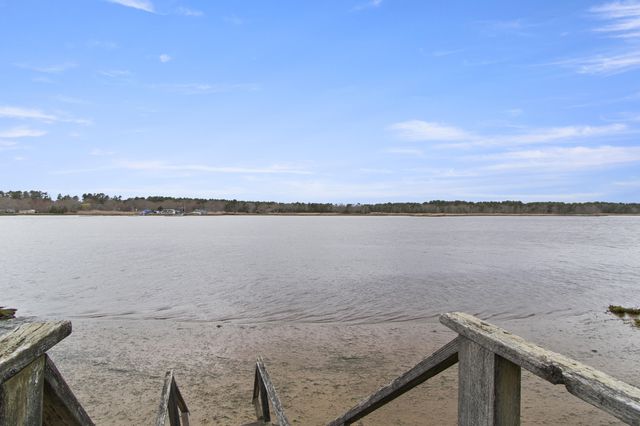 10 3rd Avenue, Wareham, MA 02571