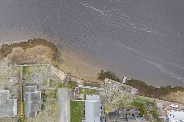 10 3rd Avenue, Wareham, MA 02571