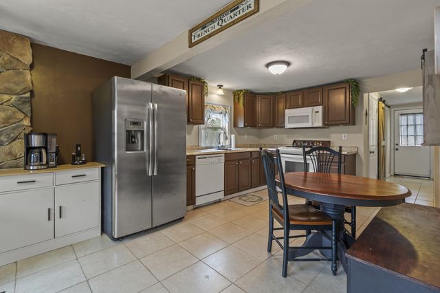 10 3rd Avenue, Wareham, MA 02571