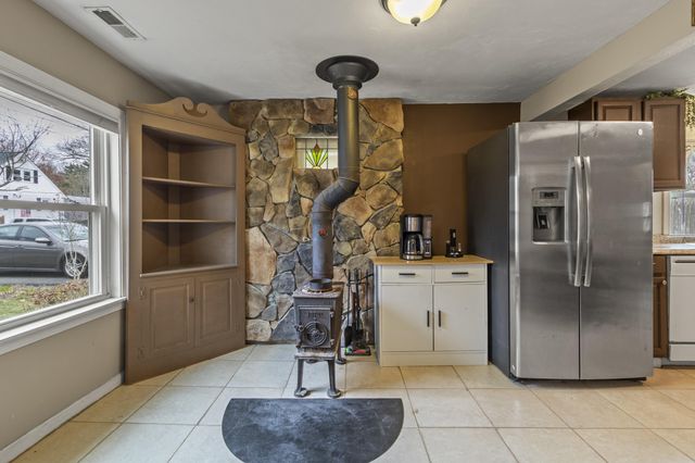 10 3rd Avenue, Wareham, MA 02571